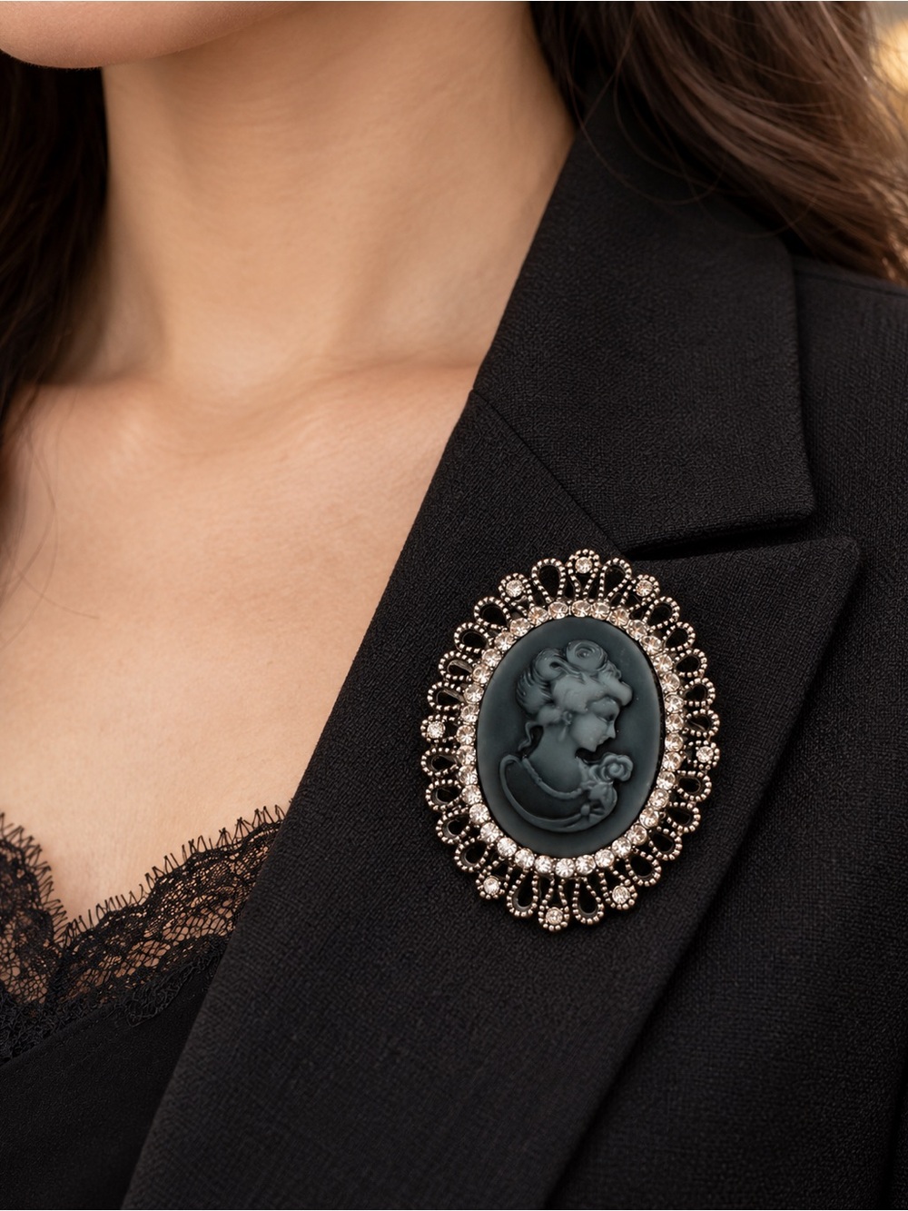 Vintage Cameo Rhinestone Brooch
